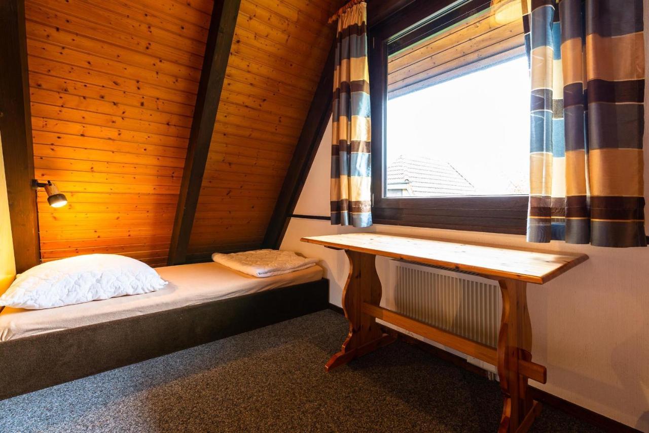 Ferienwohnpark Immenstaad Am Bodensee Nurdachhaus Typ 8 Ndt 099 المظهر الخارجي الصورة